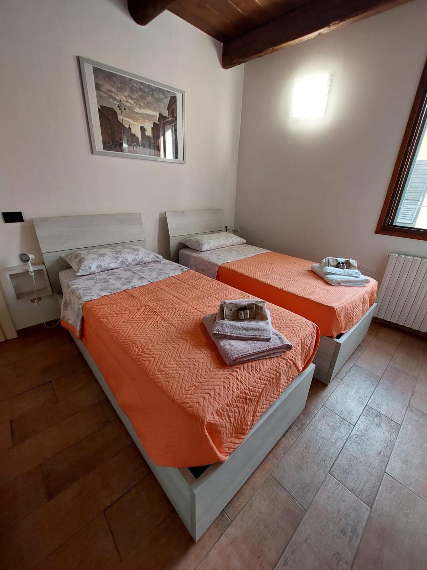 Hotel Dodo'S House Ferrara Esterno foto